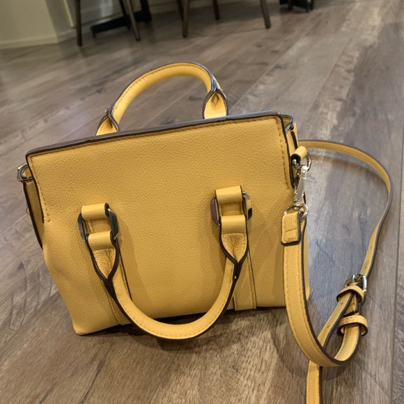 Steve Madden - Picture 2 of 4